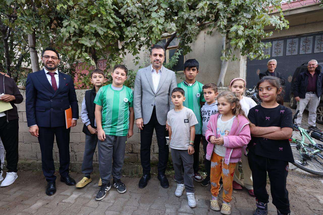 AK Parti Konya’dan Akşehir çıkarması! Gün boyu mahalle mahalle gezdiler 2